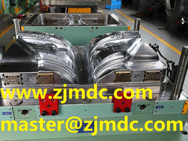 复合材料模压外部解决方案：服务汽车、建筑等高性能应用